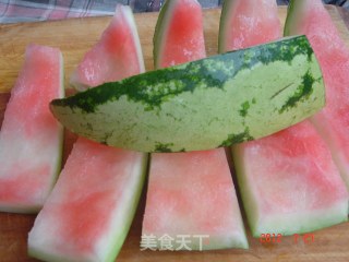西瓜翠衣汆丸子的做法步骤：3