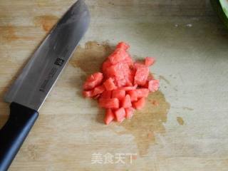 西瓜巧克力刨冰的做法步骤：1