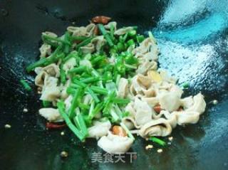 宫保熘肥肠的做法步骤：7
