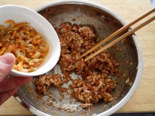 海米芹菜猪肉水饺的做法步骤：4