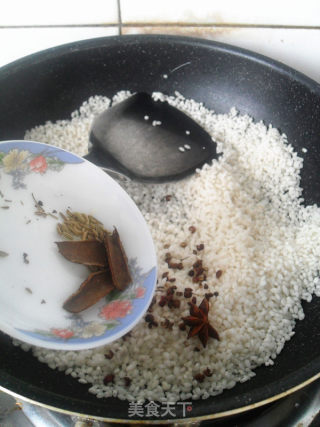 自制健康麻辣蒸肉米粉的做法步骤：7