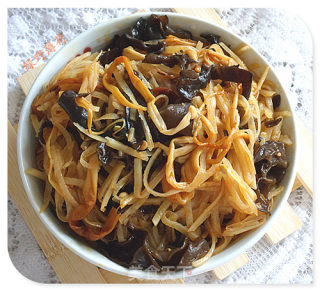 木耳金针炒土豆的做法步骤：9
