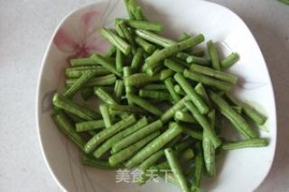 双熏炒豇豆的做法步骤：3