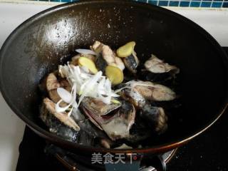 红烧鲅鱼的做法步骤：8