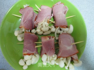 我卷我卷卷卷：金针菇培根卷的做法步骤：3