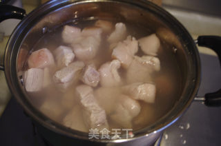地方特色小吃。。。荔枝夹心肉的做法步骤：2