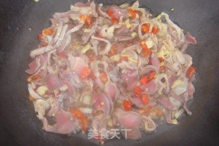 酸豆角炒鸡胗的做法步骤：6