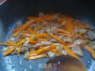 肉炒胡萝卜土豆丝的做法步骤：3