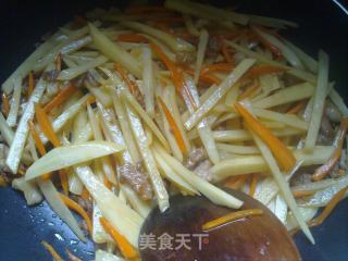 肉炒胡萝卜土豆丝的做法步骤：4
