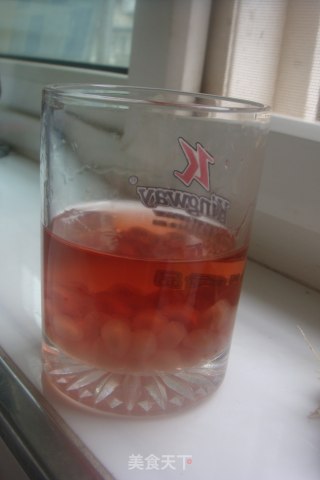 用酸石榴酒做的养生菜-【酒香黑豆苗】的做法步骤：2