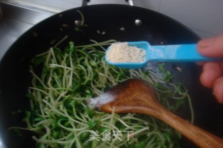 用酸石榴酒做的养生菜-【酒香黑豆苗】的做法步骤：7