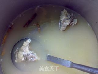 石斛洋参猪骨汤的做法步骤：5