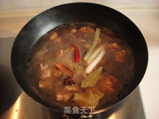 红烧羊肉炖土豆的做法步骤：4