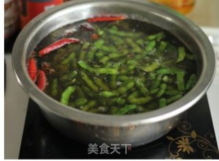 换一种口味更特别——茶香毛豆的做法步骤：3