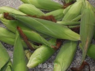 香甜玉米棒的做法步骤：1