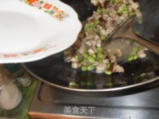 香菇炒毛豆的做法步骤：6