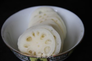 排骨玉米莲藕汤的做法步骤：2