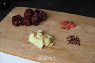 排骨玉米莲藕汤的做法步骤：4