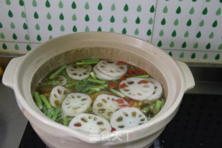 排骨玉米莲藕汤的做法步骤：9