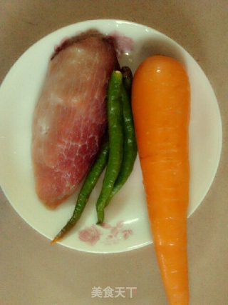肉丝炒胡萝卜的做法步骤：1