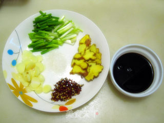 青椒黄焖鸡的做法步骤：5