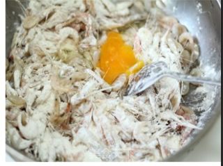 补钙又美味的最佳粥伴侣——黑椒酥虾饼的做法步骤：1