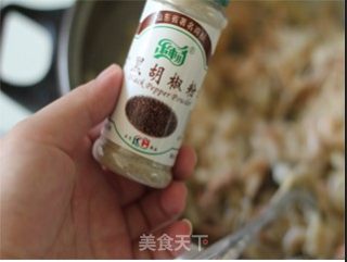 补钙又美味的最佳粥伴侣——黑椒酥虾饼的做法步骤：3
