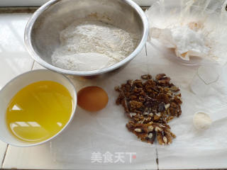 核桃酥的做法步骤：1