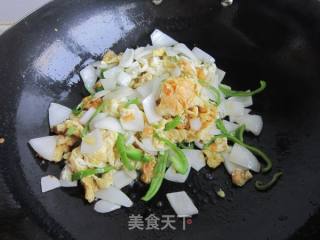 洋葱炒鸡蛋的做法步骤：7