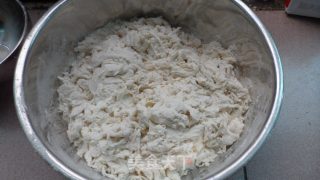 家常发面饼的做法步骤：1