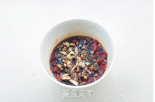 【蒜茸丝瓜鲜虾盅】夏日里需要“蒸”的美味的做法步骤：5