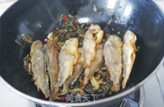 【雪菜小黄鱼】夏天绝佳下饭菜的做法步骤：7