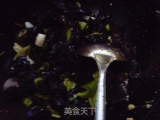 尖椒木耳炒鸡蛋的做法步骤：8