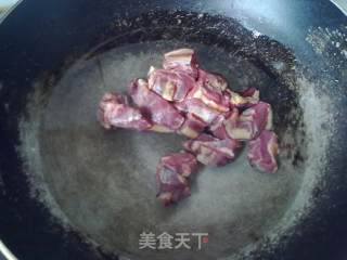 咖哩牛肉的做法步骤：1