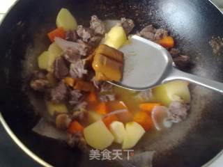 咖哩牛肉的做法步骤：5