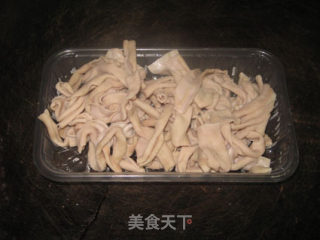 豉椒炒鸭肠的做法步骤：2