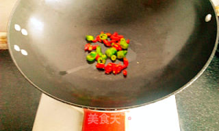 双椒咸菜疙瘩炒核桃的做法步骤：4