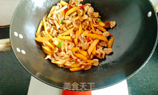 双椒咸菜疙瘩炒核桃的做法步骤：6