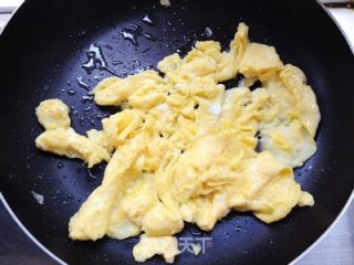 老干妈鸡蛋炒饭的做法步骤：4
