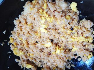 老干妈鸡蛋炒饭的做法步骤：10