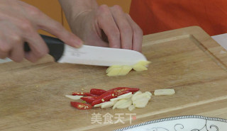 辣炒五花肉的做法步骤：2