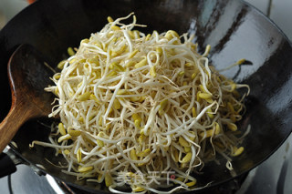 干煸黑豆芽的做法步骤：3