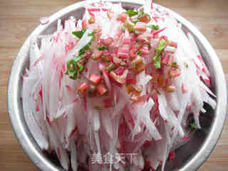 夏日爽口小菜——糊辣块萝卜缨的做法步骤：2