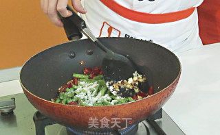 干煸豆角的做法步骤：5