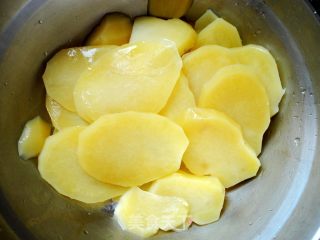 土豆的百变美味之二------可爱造型土豆饼的做法步骤：4