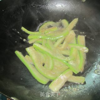 丝瓜鸡蛋面------清淡又营养的做法步骤：5