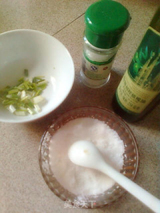 香菇银耳毛豆米的做法步骤：1