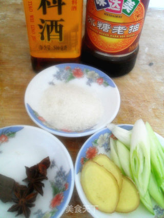 红烧肉土豆拌饭的做法步骤：2