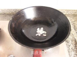 蚝油青椒炒花菜的做法步骤：2