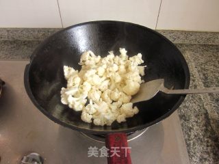 蚝油青椒炒花菜的做法步骤：3